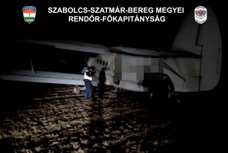 В Венгрии задержали Ан-2 с 11 нелегалами