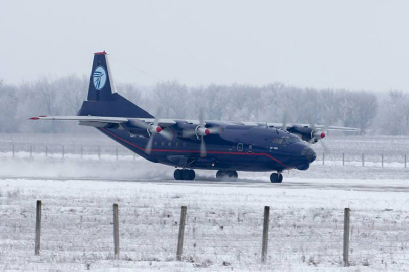 Великолепная посадка самолета Ан-12 в Белой церкви глазами лучших споттеров 