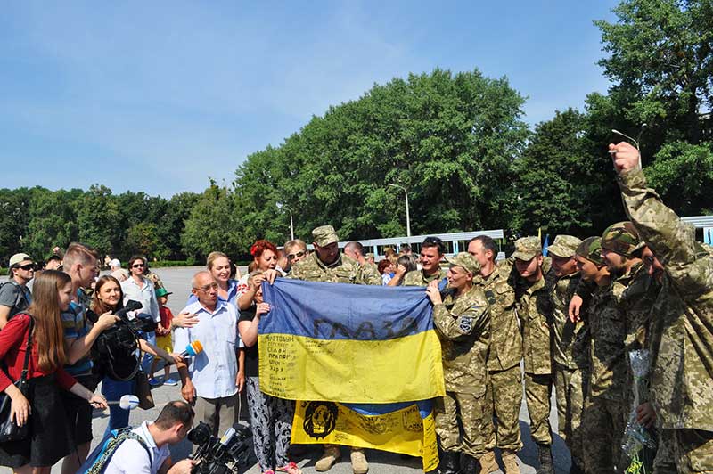 В Василькове торжественно встретили бойцов сводного отряда Воздушных Сил ВСУ