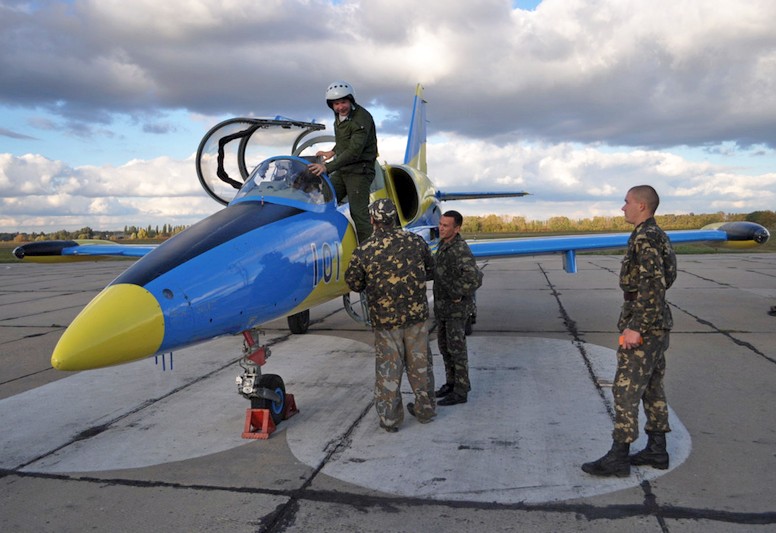 В Воздушных Силах ВС Украины продолжается подготовка молодых летчиков на классную квалификацию