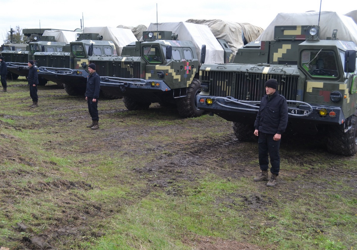 После проведения серийного ремонта на вооружение Одесской зенитной ракетной бригады поступил модернизированный ЗРК С-300ПС