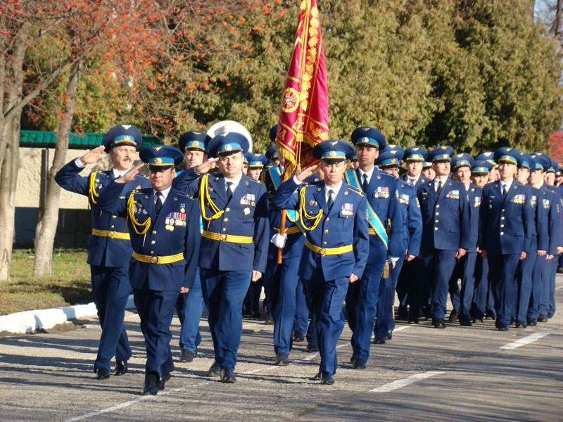 203 учебная авиационная бригада получила Боевое Знамя