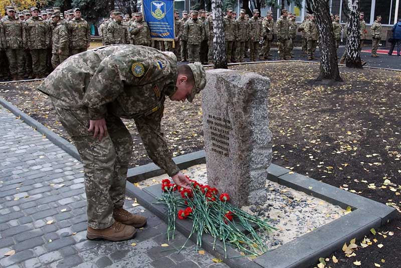 В ХУВС имени Ивана Кожедуба установят памятник выпускникам - участникам боевых действий